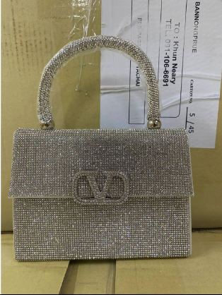 429 HAND BAG WEDDING WOMEN
last barcode 3074