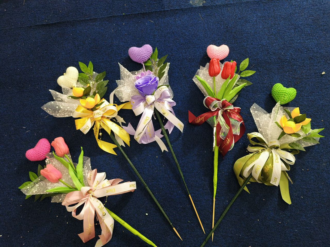 Mini Single Stem Flower with Heart & Ribbon