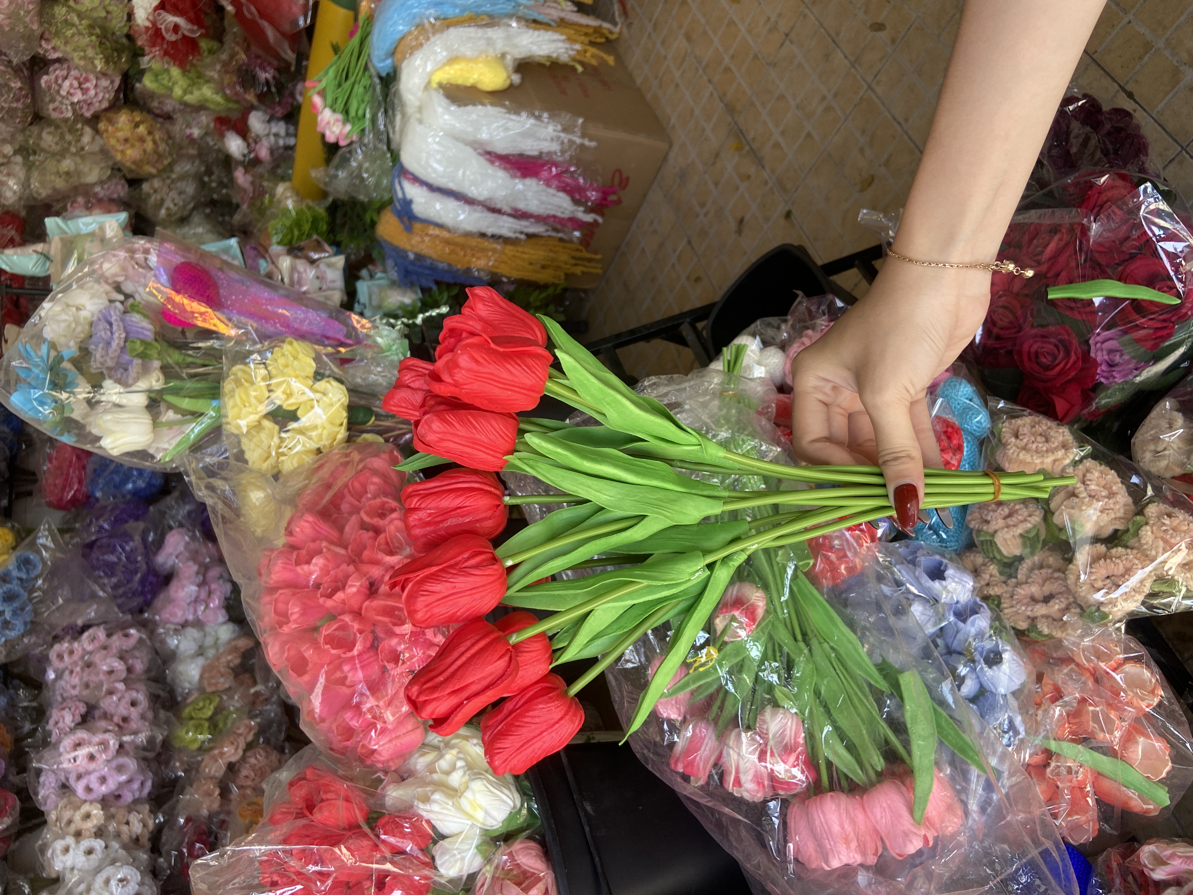 Elegant Red Tulip Hand Bunch